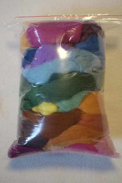 Märchenwolle pflanzengefärbt 25 Farben große Farbpalette 250g Beutel