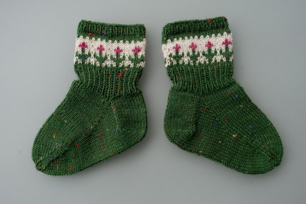 Baby-Socken Wollsocken ,Blumenwiese' pflanzengefärbt