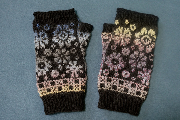 Fingerlose Handschuhe 'Latvian Blooms' Armstulpen Handschuhe Handschuhstulpe