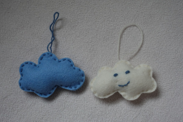 2x Filzanhänger 'Wolken' Anhänger Dekoration